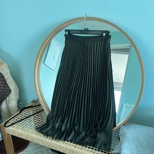 Pleated skirt